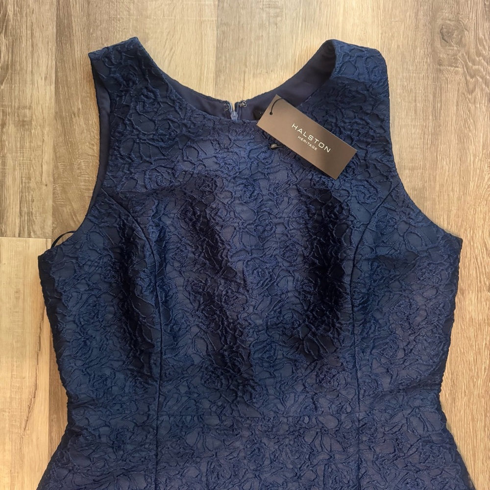 *NEW* HALSTON Heritage Indigo Floral
Jacquard Sleeveless High/Low Cocktail Dress - Picture 3 of 13